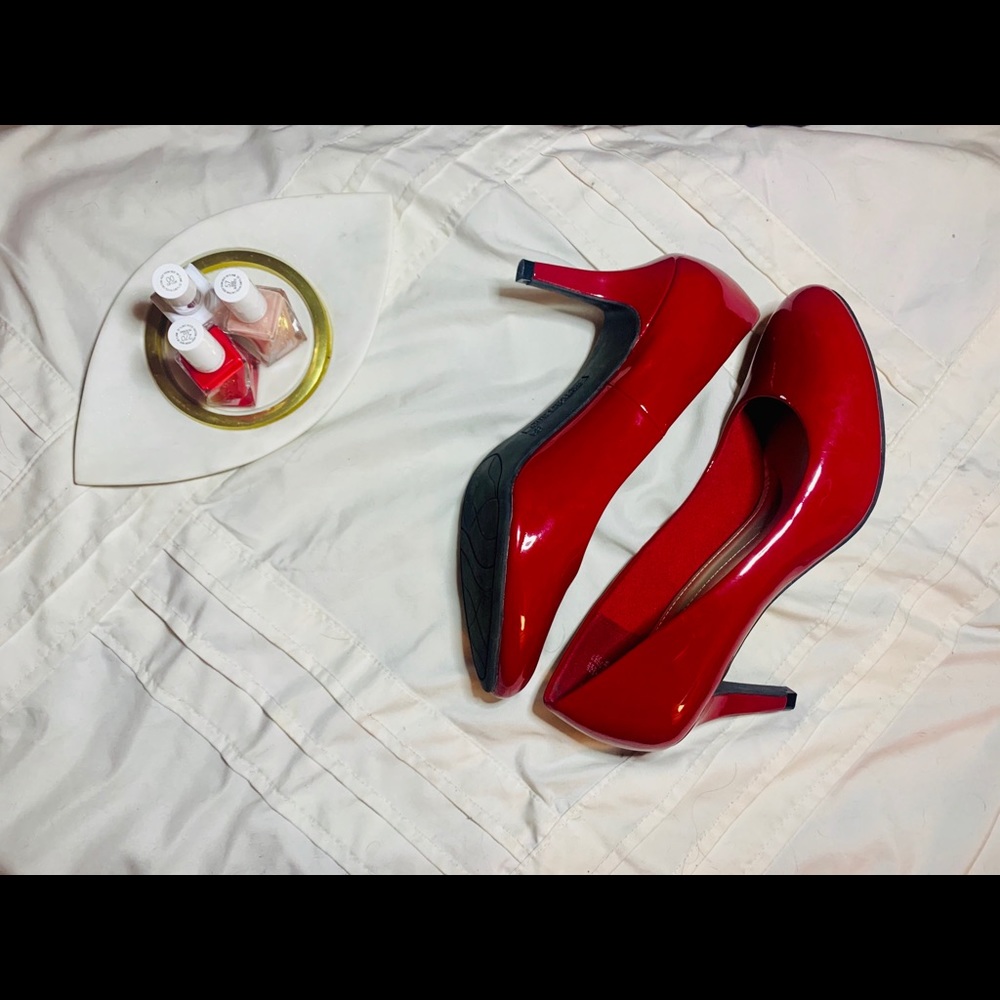 Comfort Plus-Red Patent Leather Kitten Heels